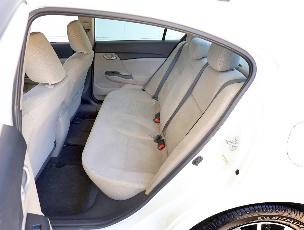 Honda Civic LX Sedan 5-Speed AT 2013