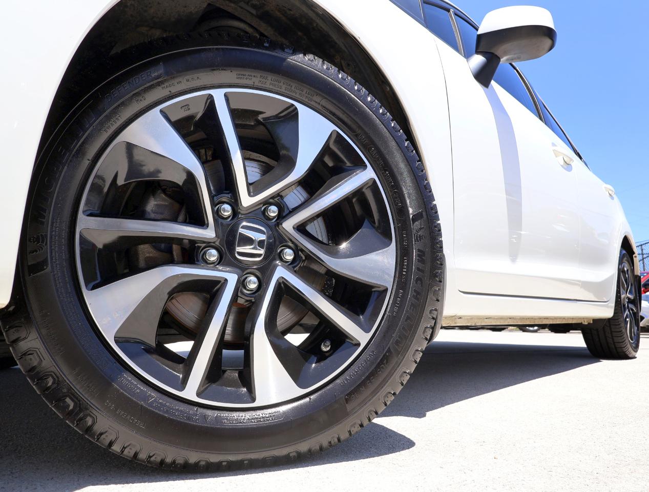 Honda Civic LX Sedan 5-Speed AT 2013