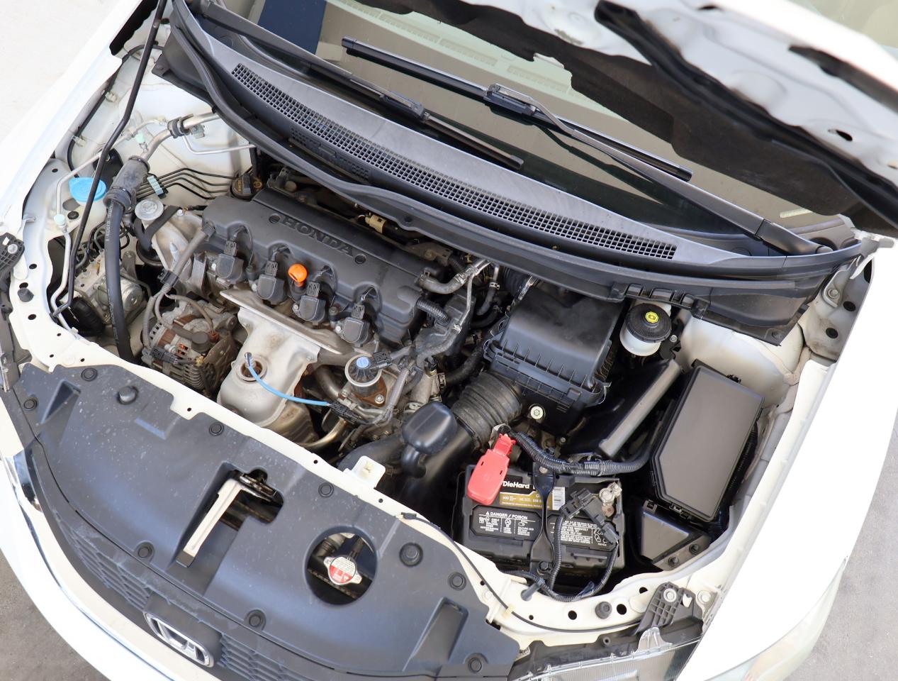 Honda Civic LX Sedan 5-Speed AT 2013