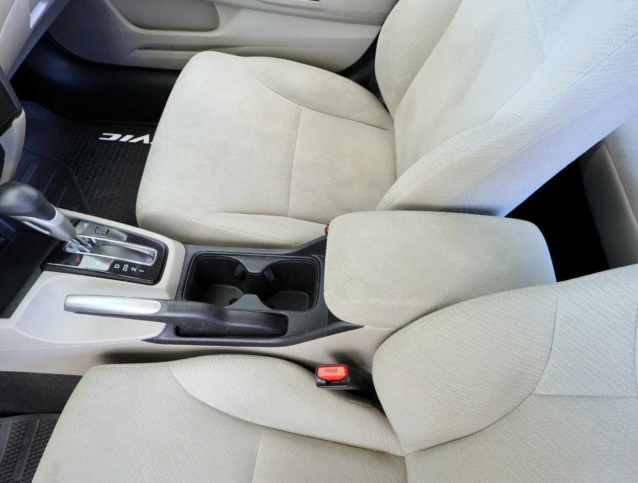 Honda Civic LX Sedan 5-Speed AT 2013