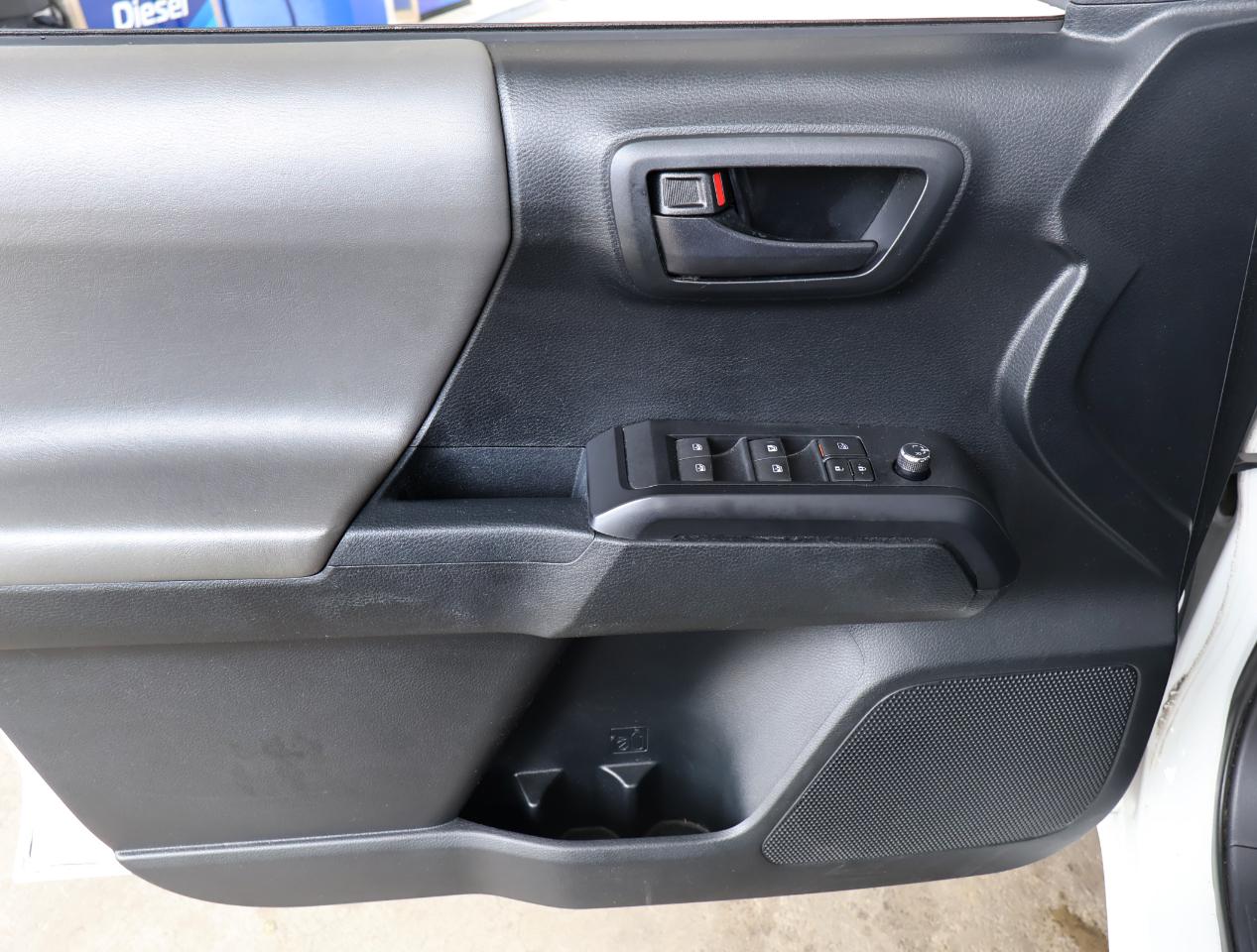 Toyota Tacoma SR Dbl Cab 2WD at 2016
