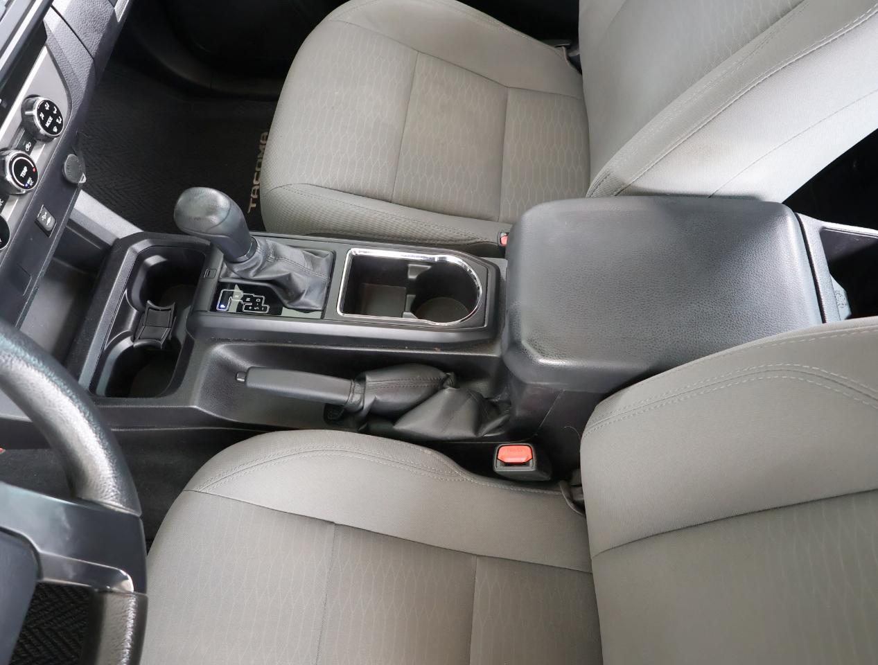 Toyota Tacoma SR Dbl Cab 2WD at 2016