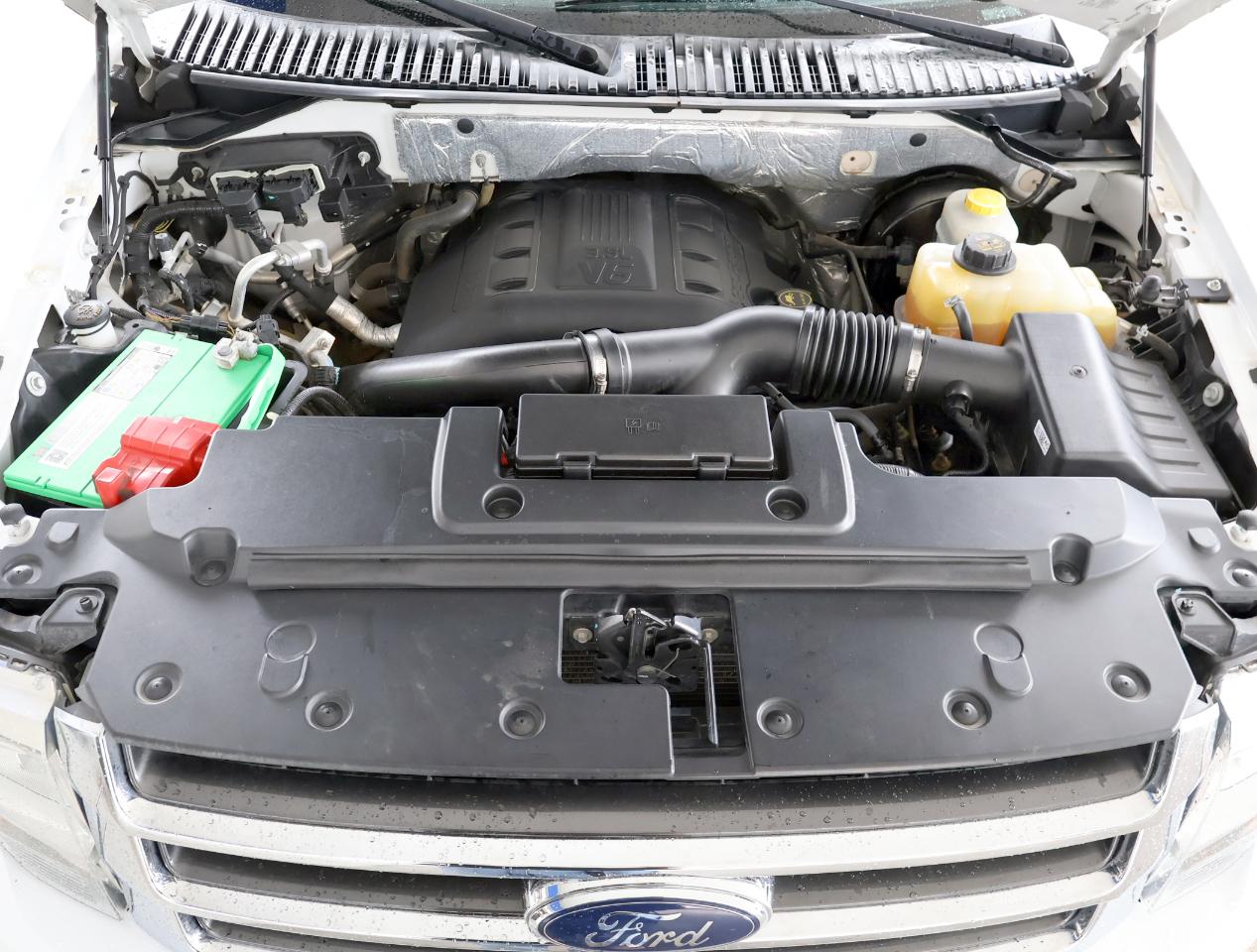 Ford Expedition EL XLT 2016