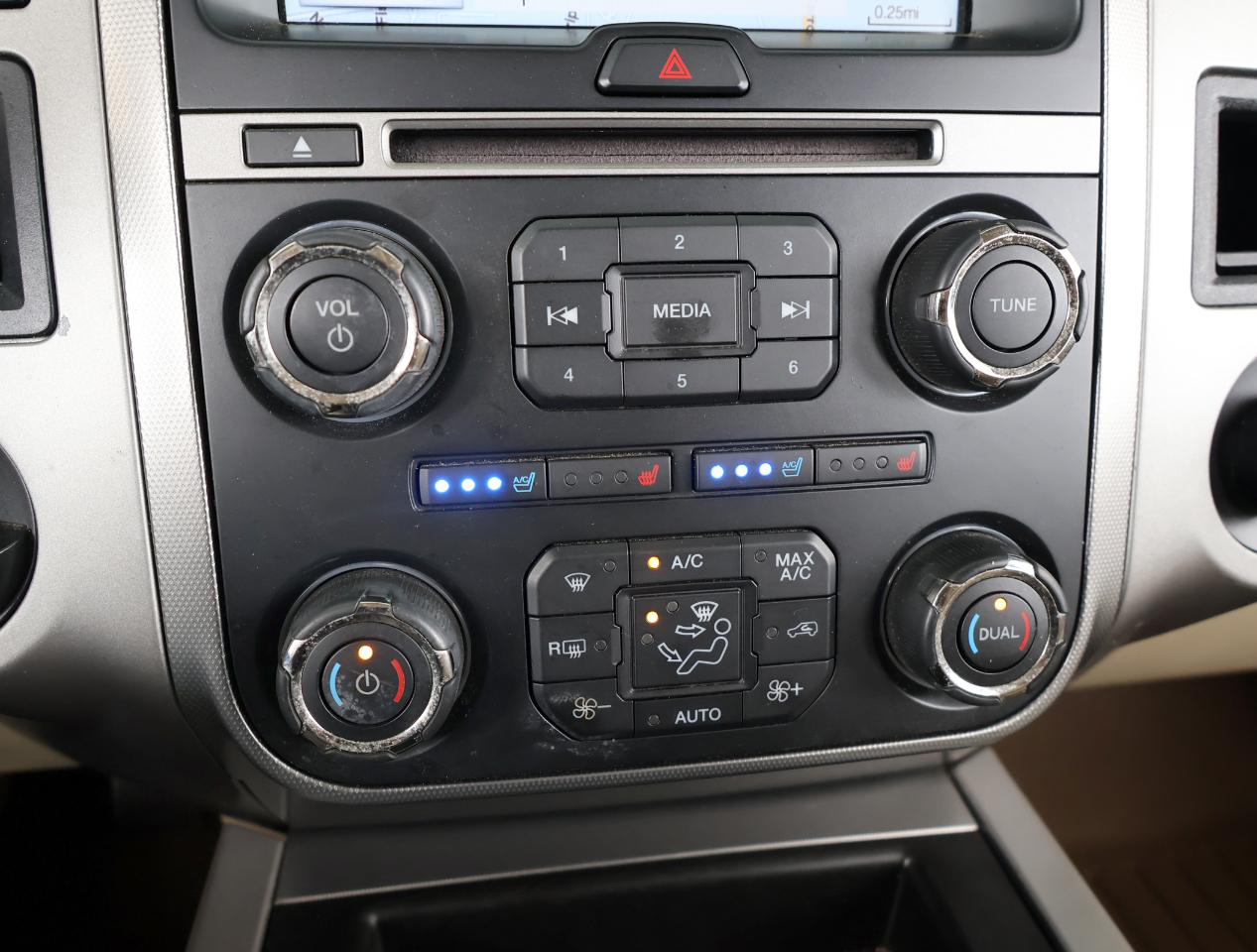 Ford Expedition EL XLT 2016
