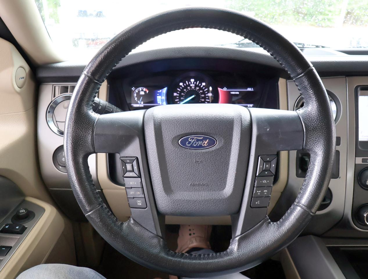 Ford Expedition EL XLT 2016