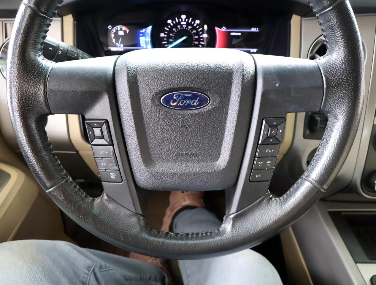 Ford Expedition EL XLT 2016
