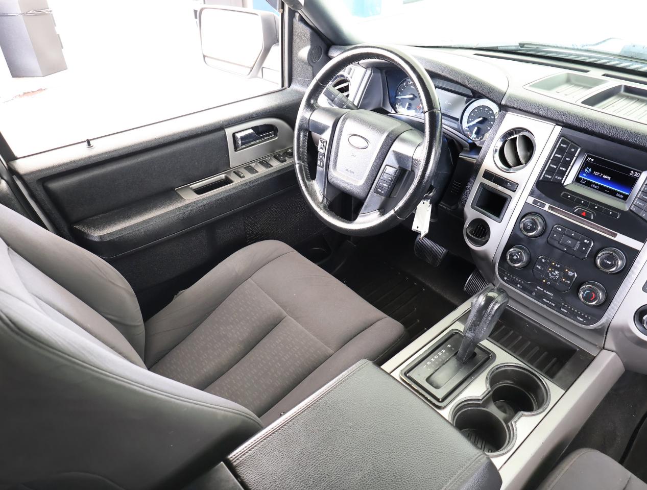 Ford Expedition XLT 2WD 2017