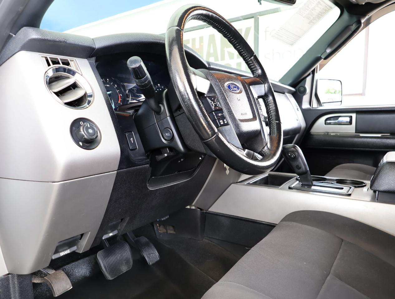 Ford Expedition XLT 2WD 2017