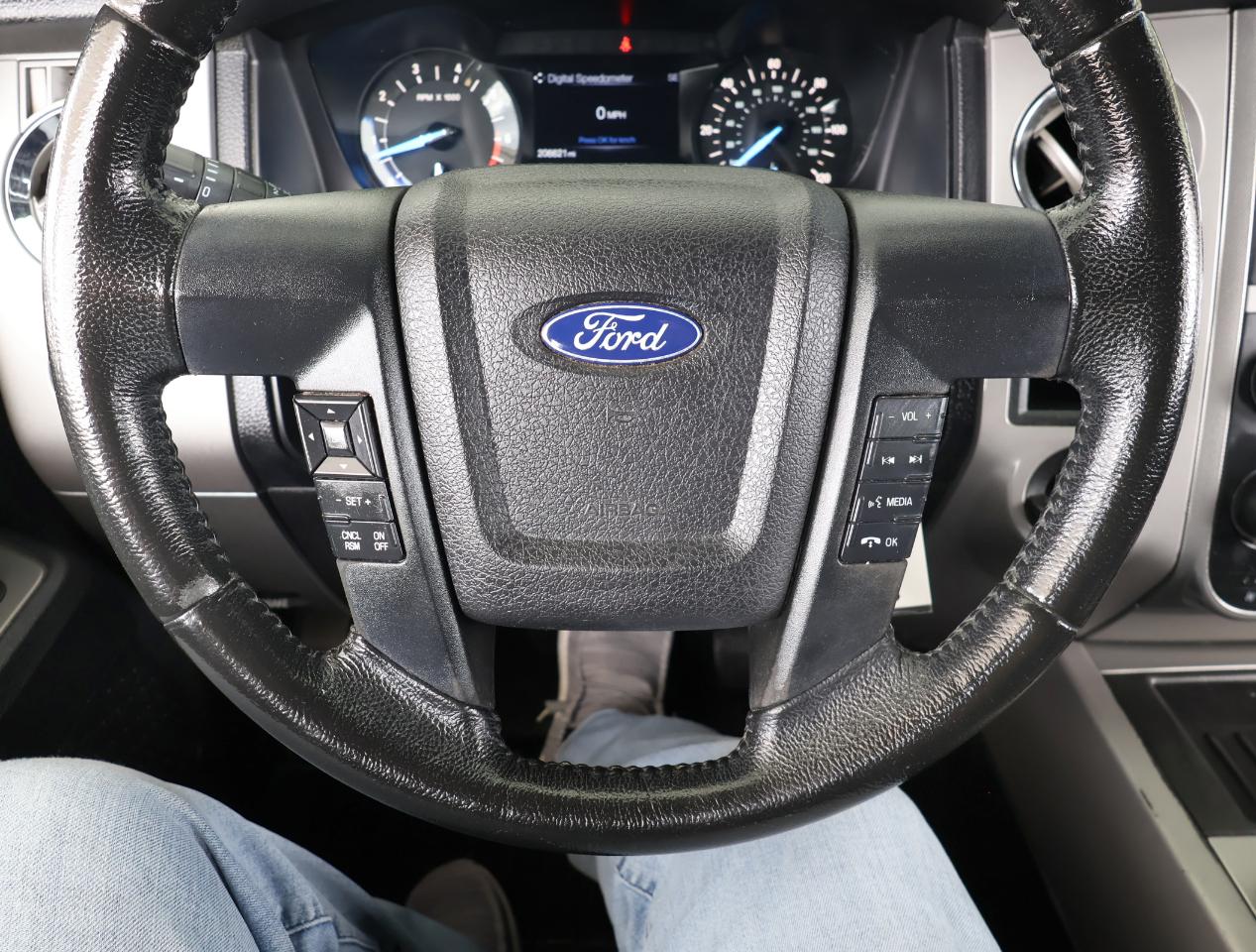 Ford Expedition XLT 2WD 2017