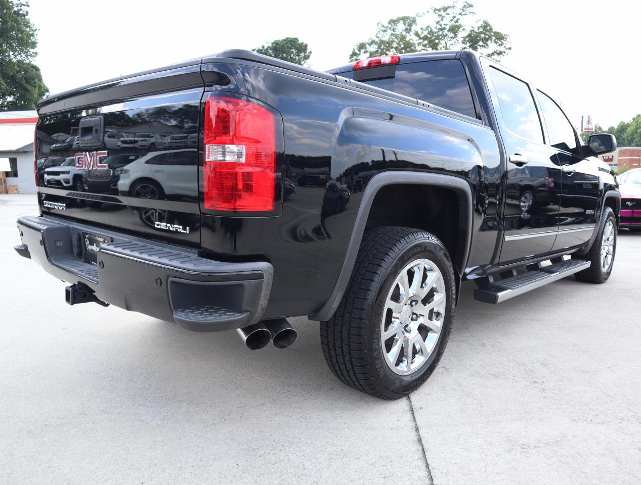 GMC Sierra 1500 Denali Crew Cab Short Box 2WD 2015