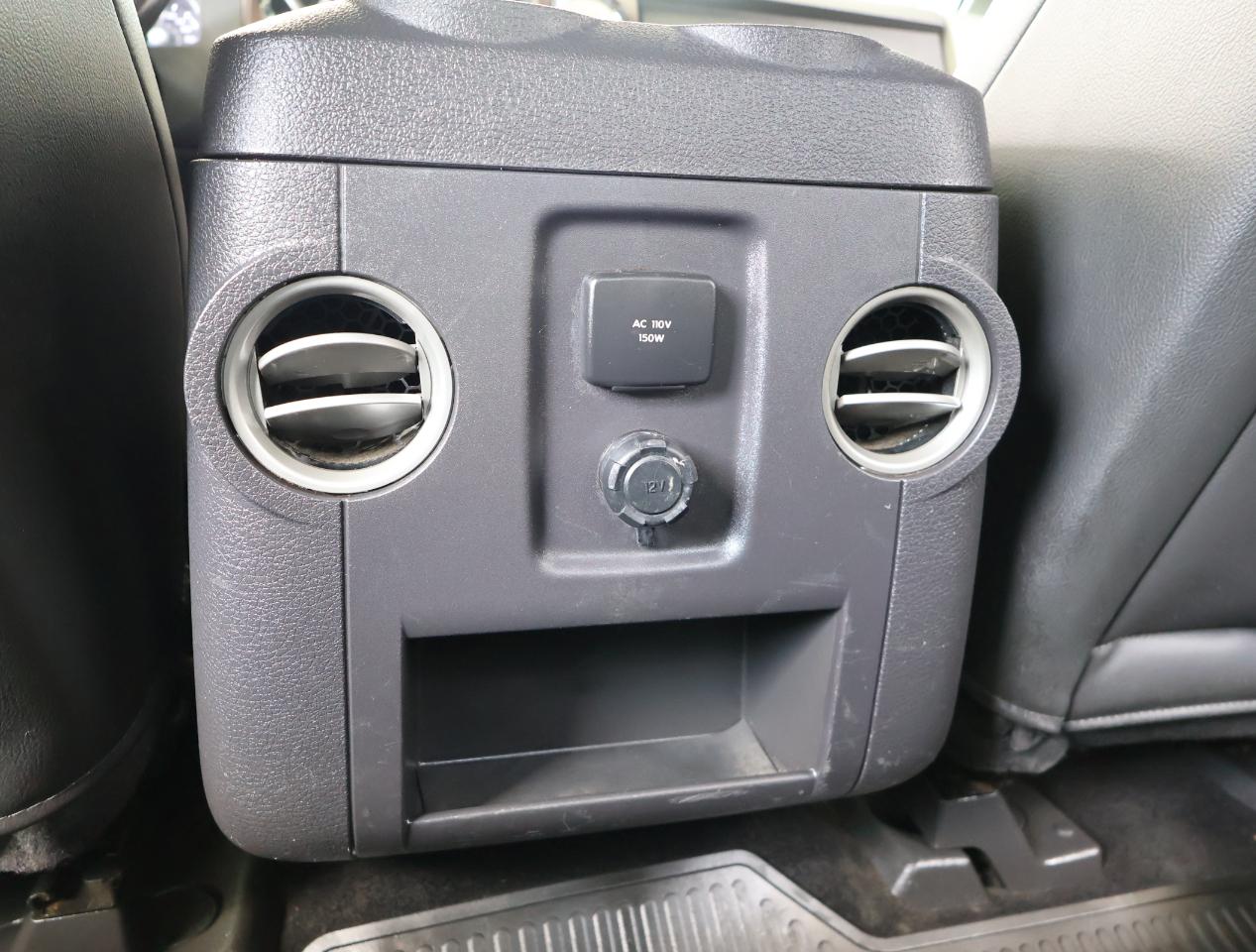 Ford F-450 SD Lariat Crew Cab 4WD DRW 2012