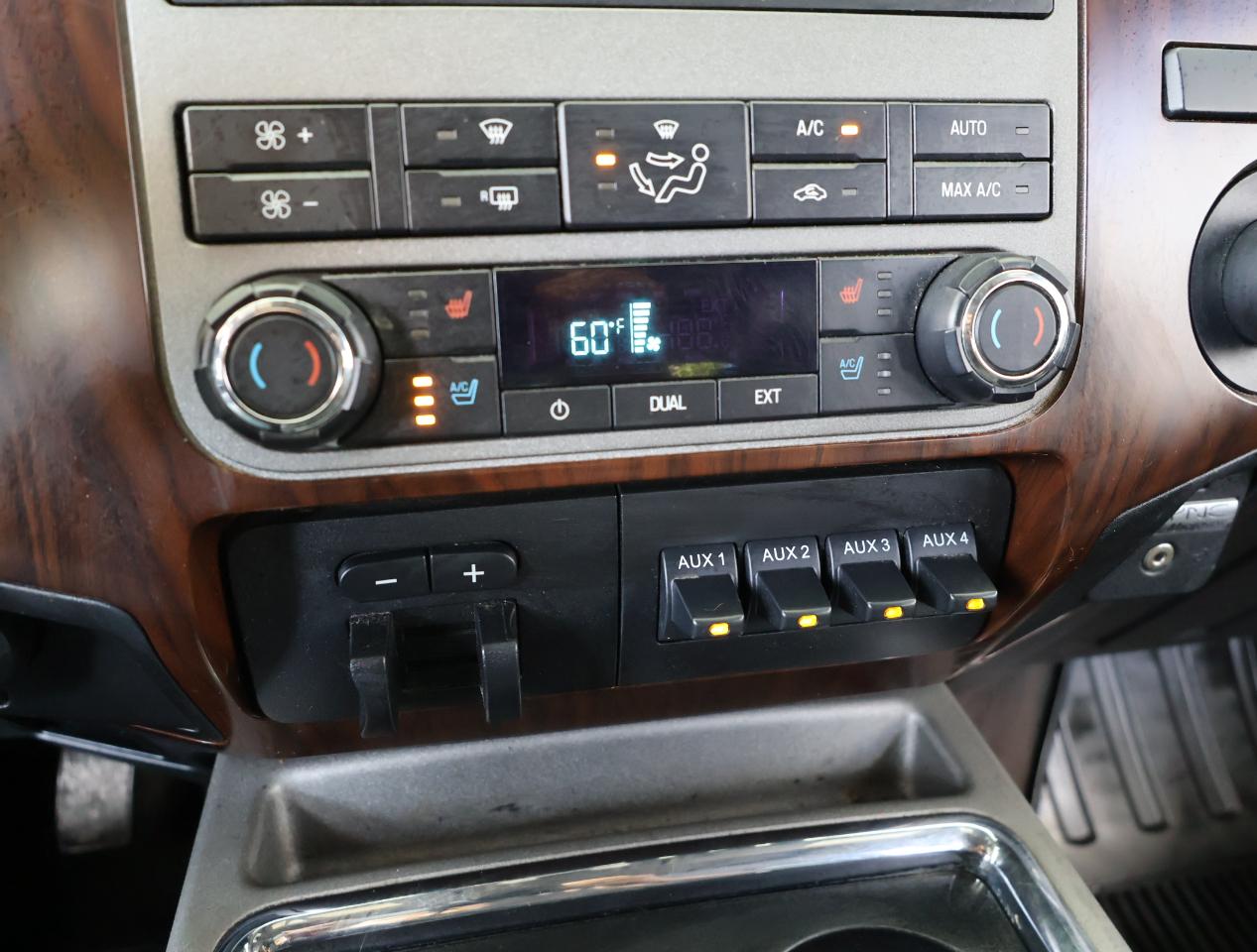 Ford F-450 SD Lariat Crew Cab 4WD DRW 2012