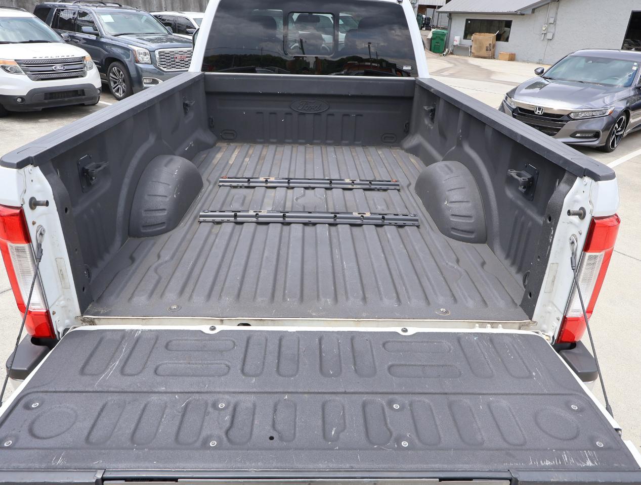 Ford F-250 SD Lariat Crew Cab 4WD 2017