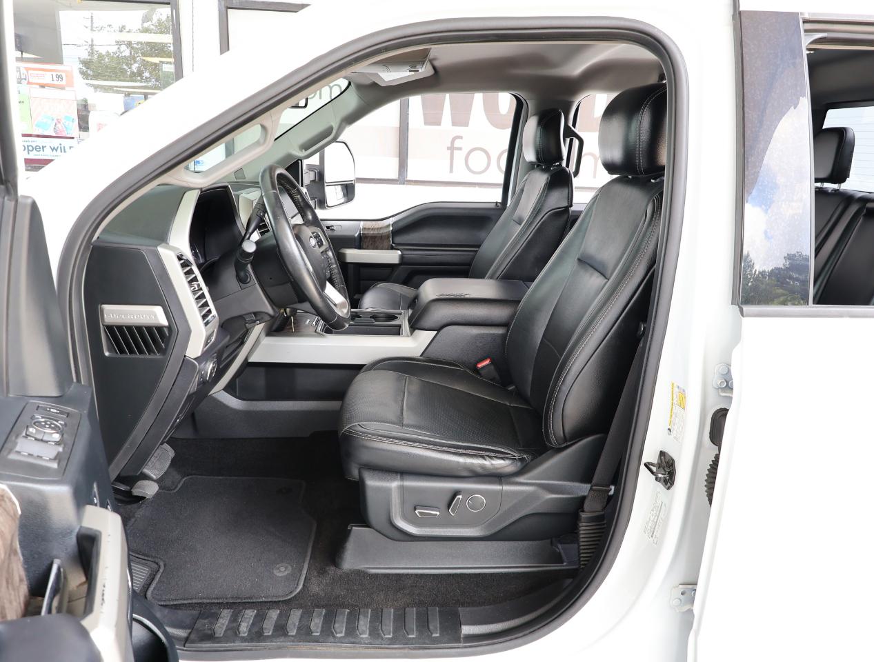 Ford F-250 SD Lariat Crew Cab 4WD 2017