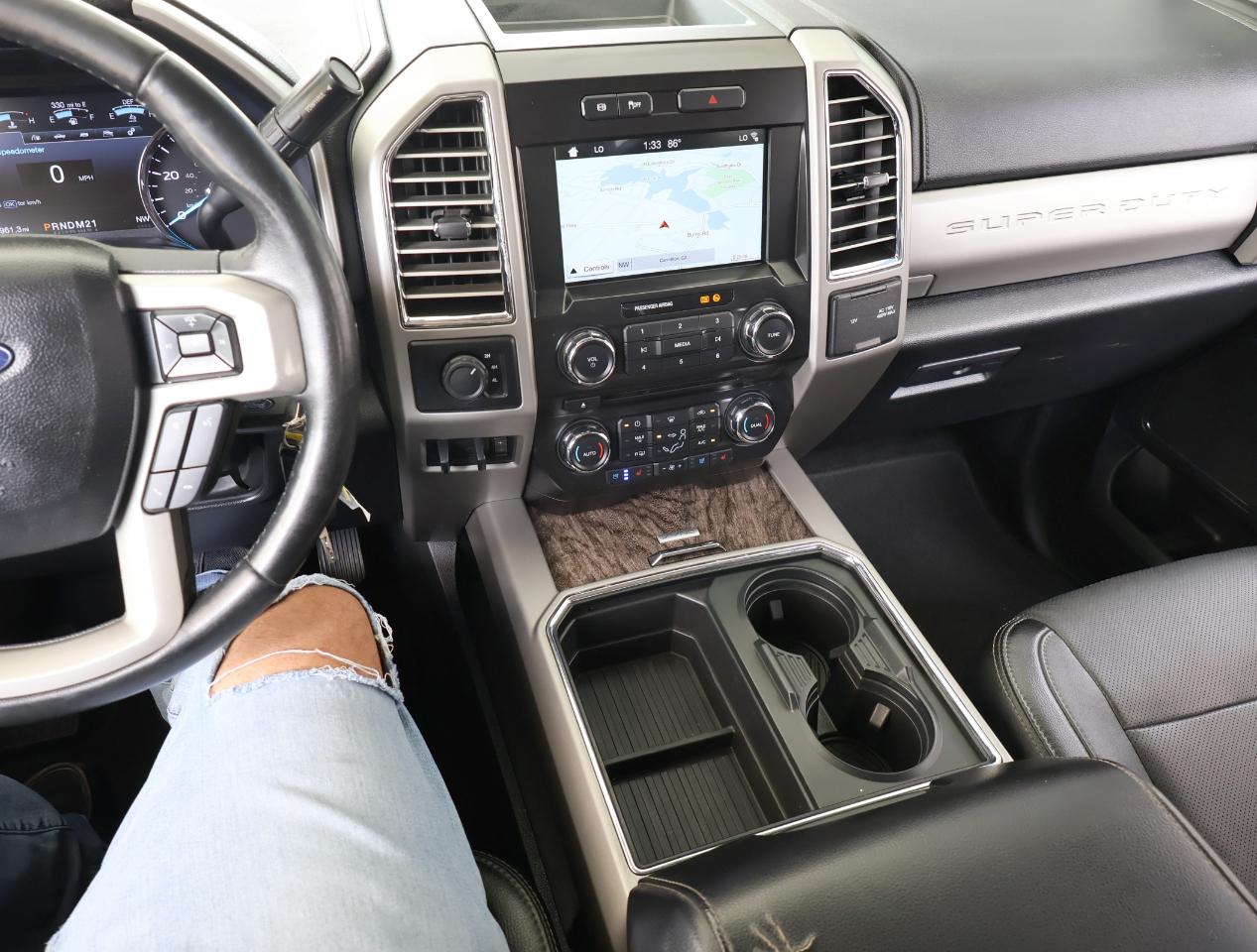 Ford F-250 SD Lariat Crew Cab 4WD 2017