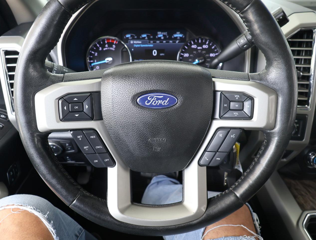 Ford F-250 SD Lariat Crew Cab 4WD 2017