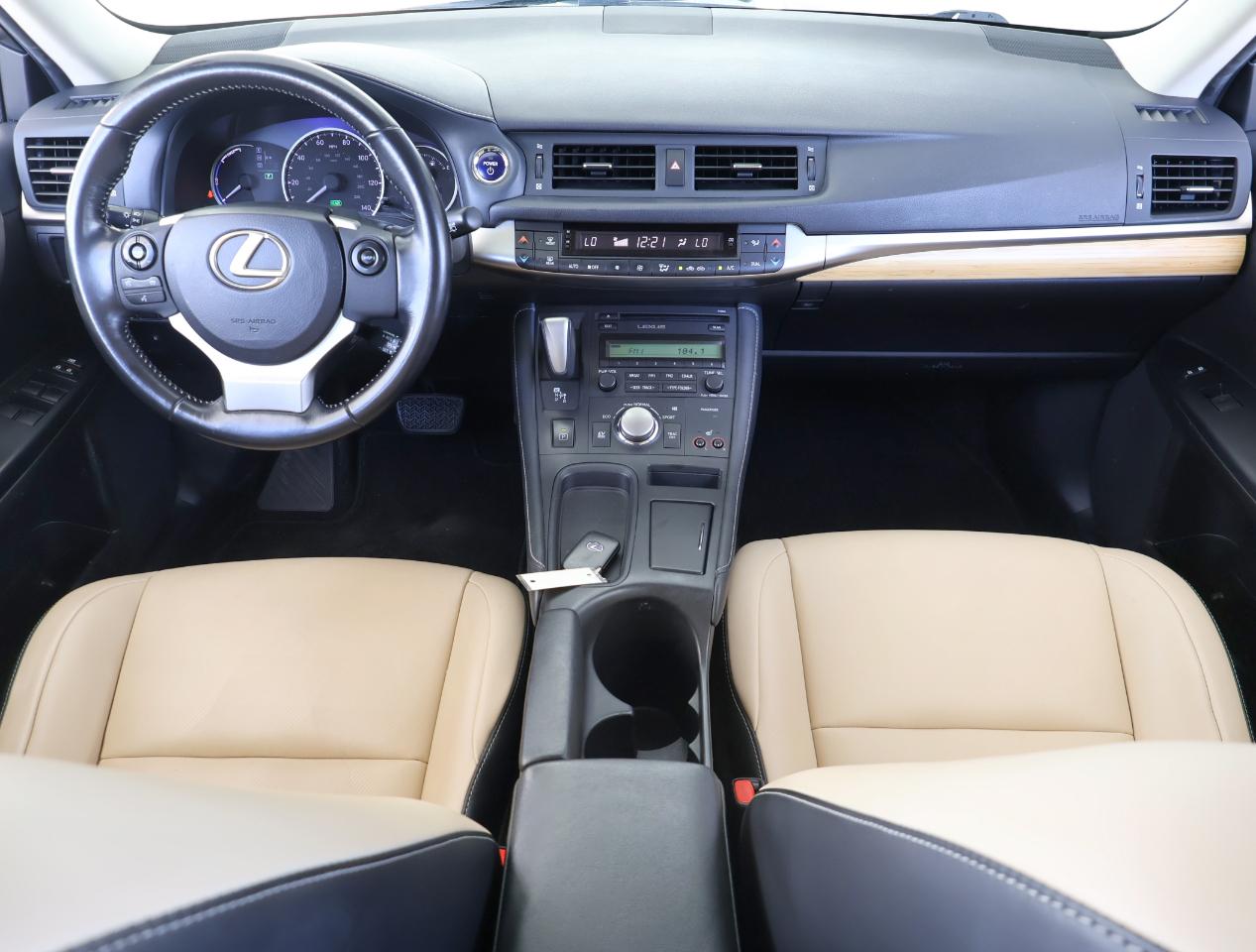 Lexus CT 200h Base 2016