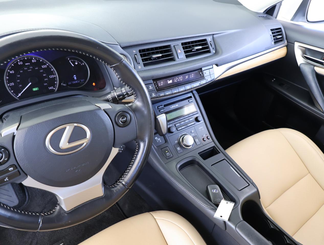 Lexus CT 200h Base 2016
