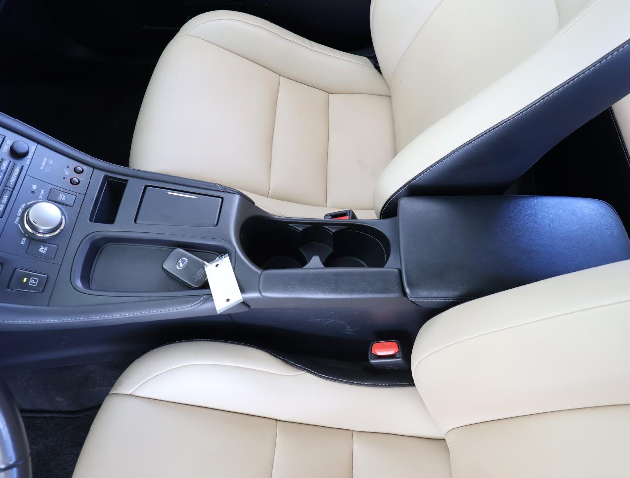 Lexus CT 200h Base 2016