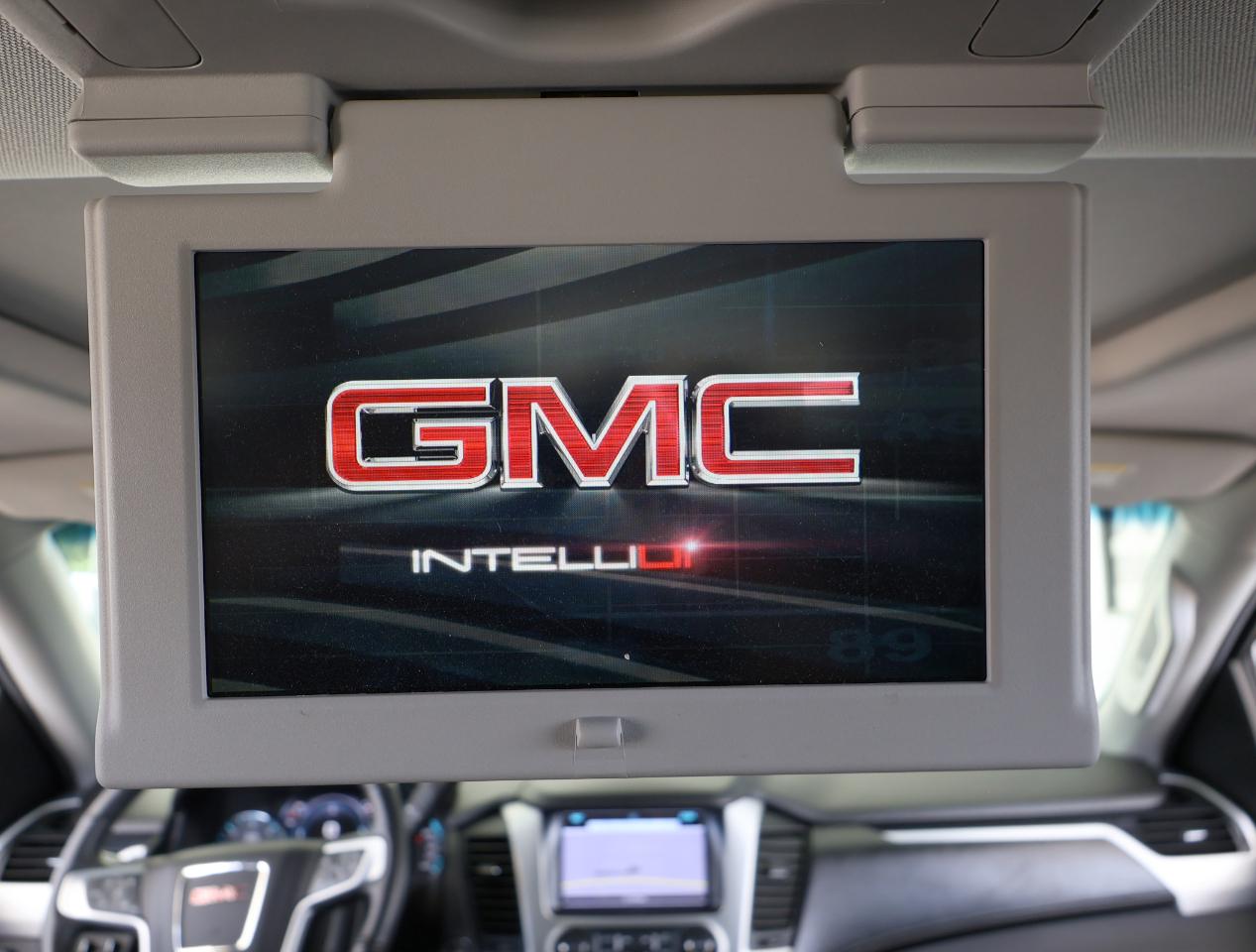 GMC Yukon SLT 2WD 2017