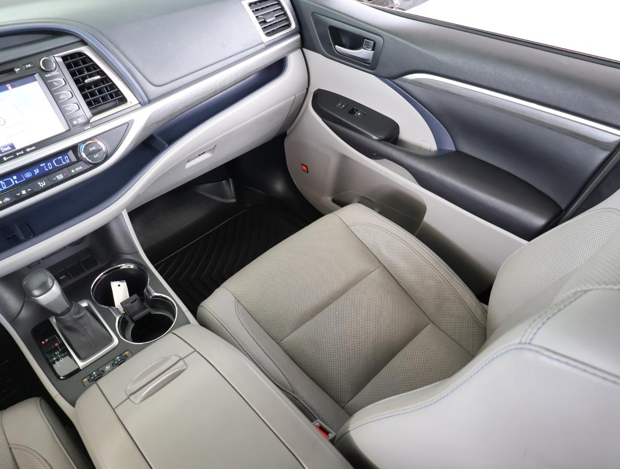 Toyota Highlander  2017