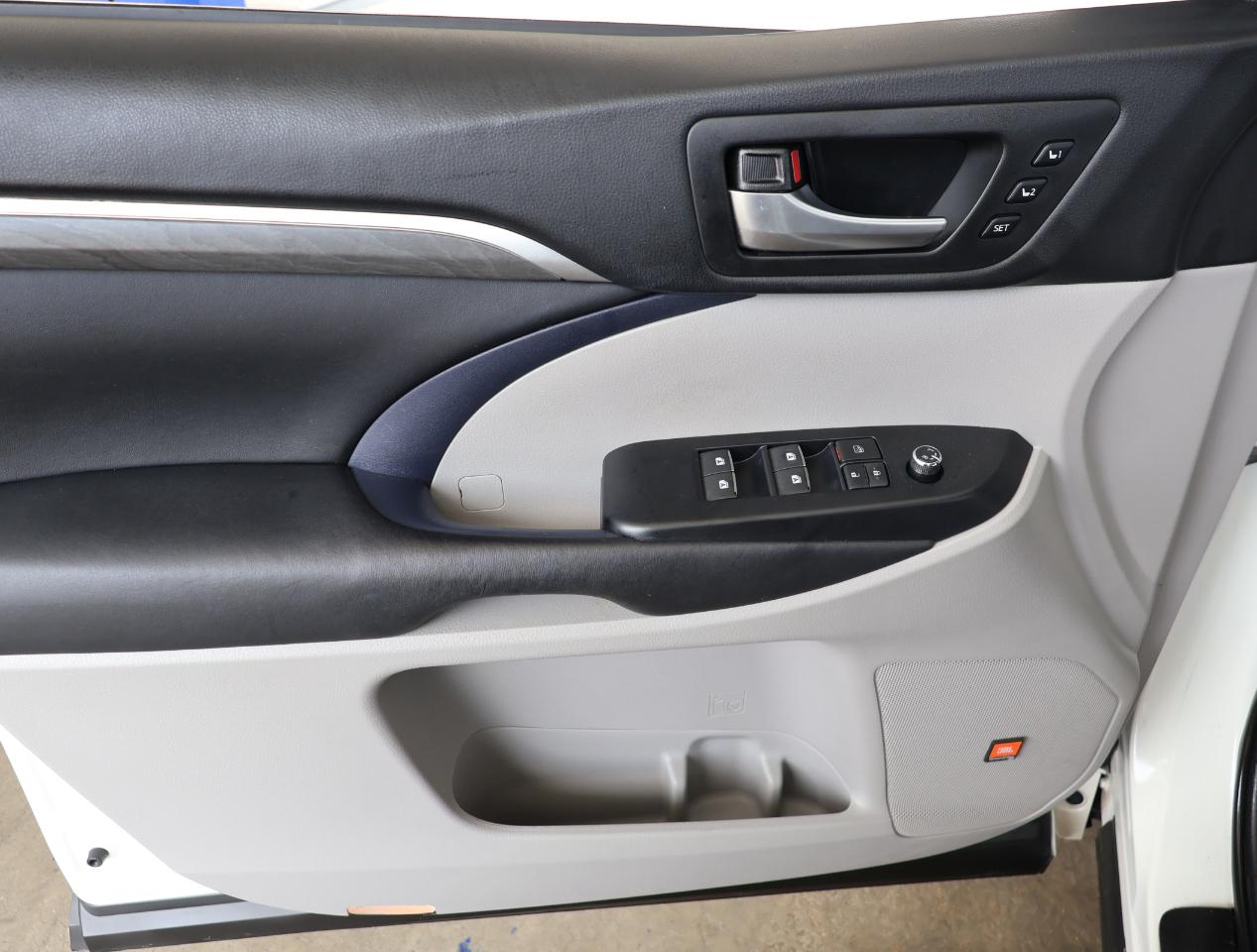 Toyota Highlander  2017