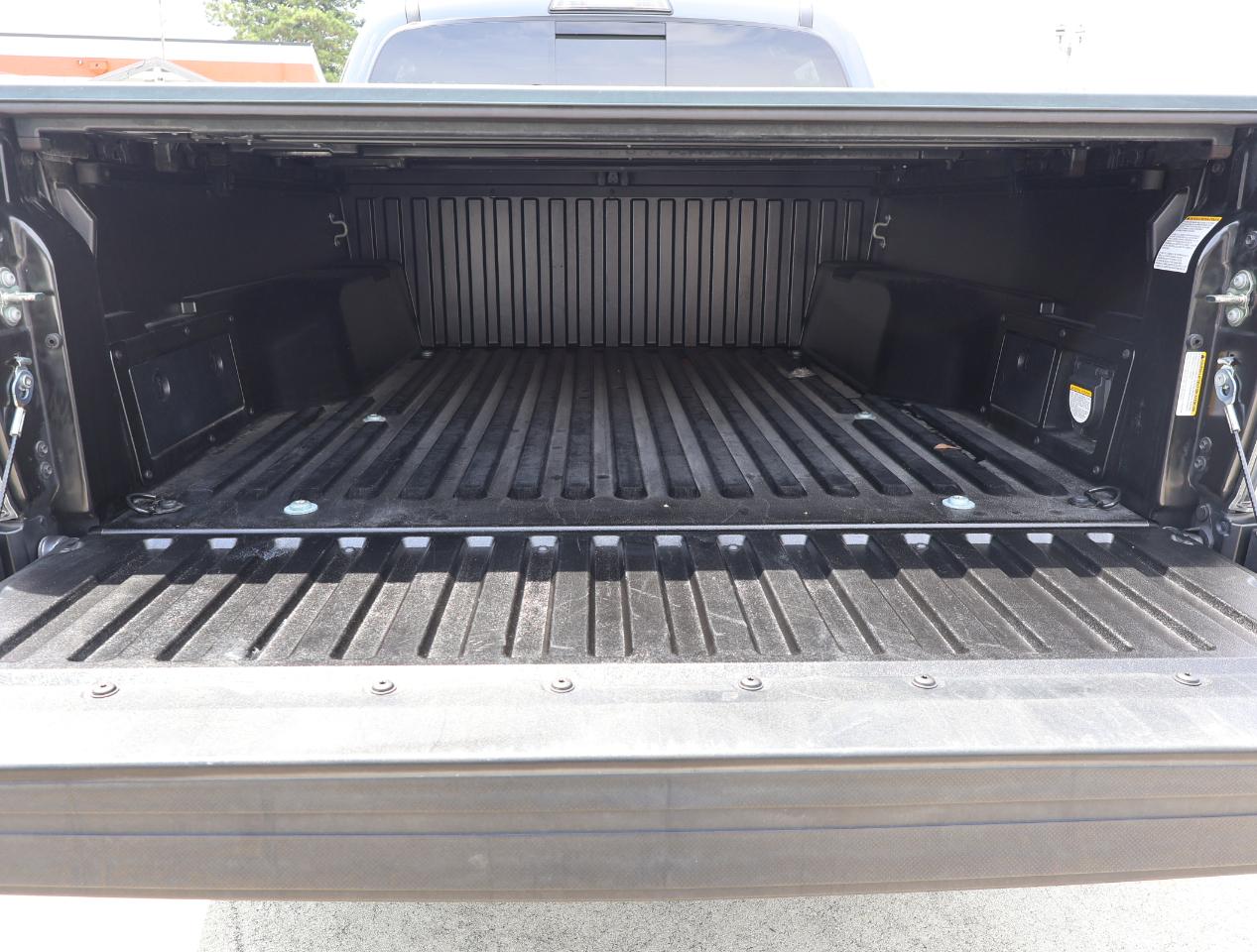 Toyota Tacoma Limited Double Cab V6 6AT 2WD 2017