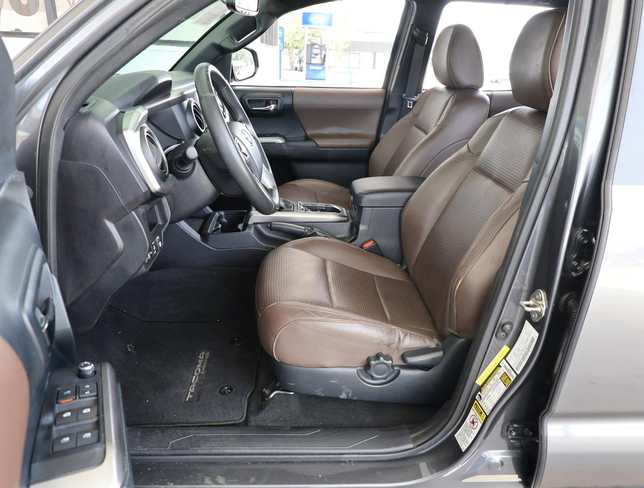 Toyota Tacoma Limited Double Cab V6 6AT 2WD 2017