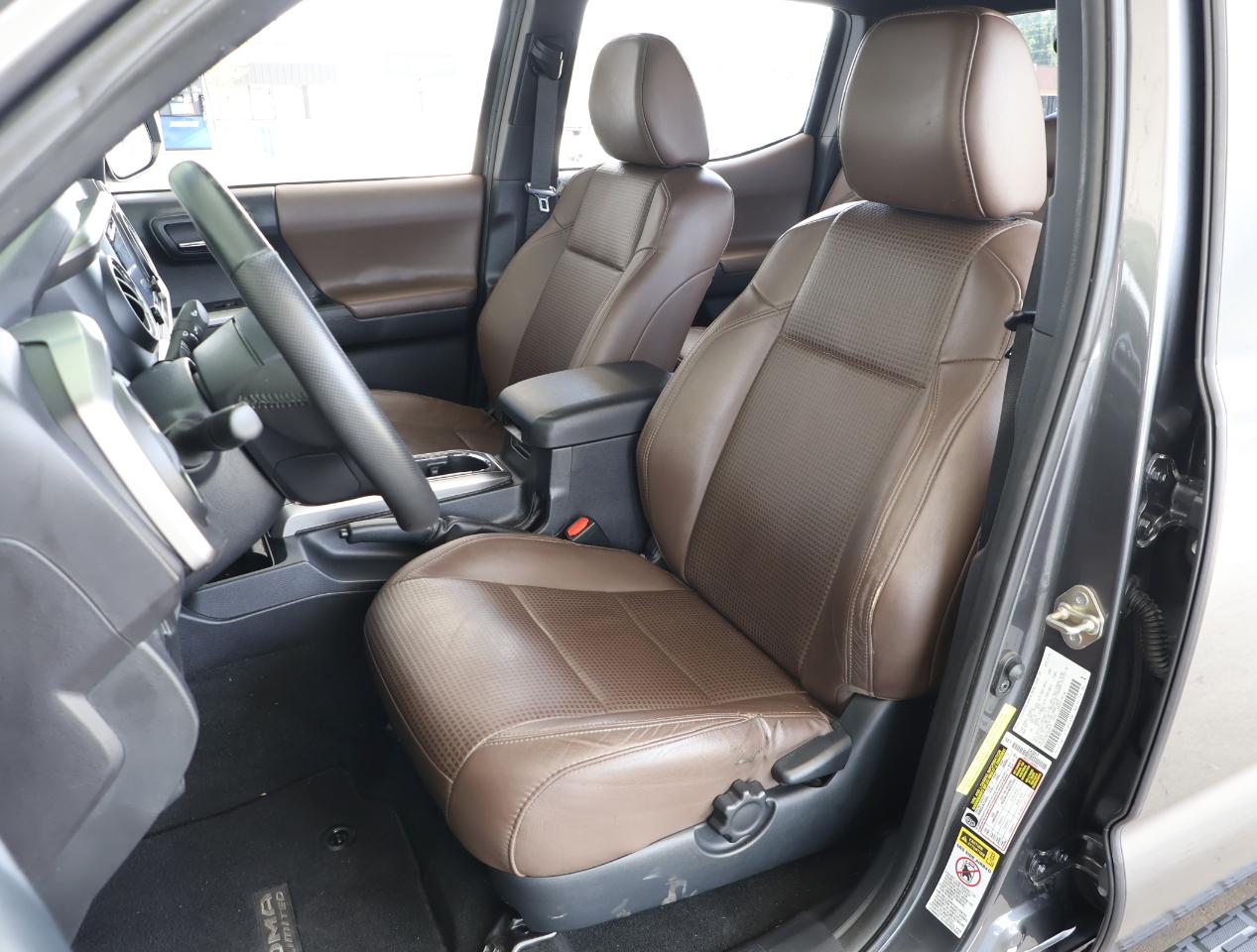 Toyota Tacoma Limited Double Cab V6 6AT 2WD 2017
