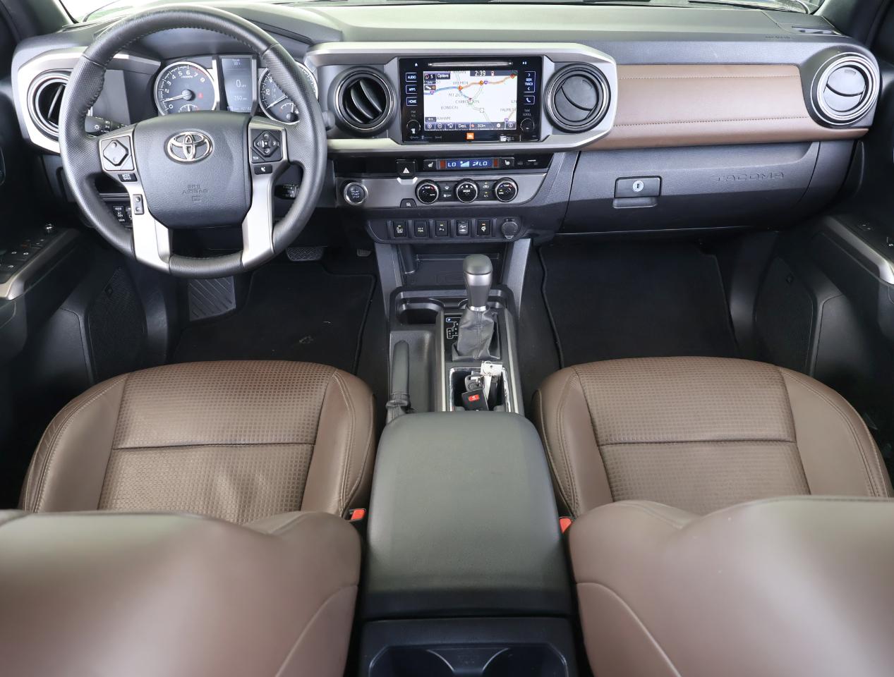 Toyota Tacoma Limited Double Cab V6 6AT 2WD 2017