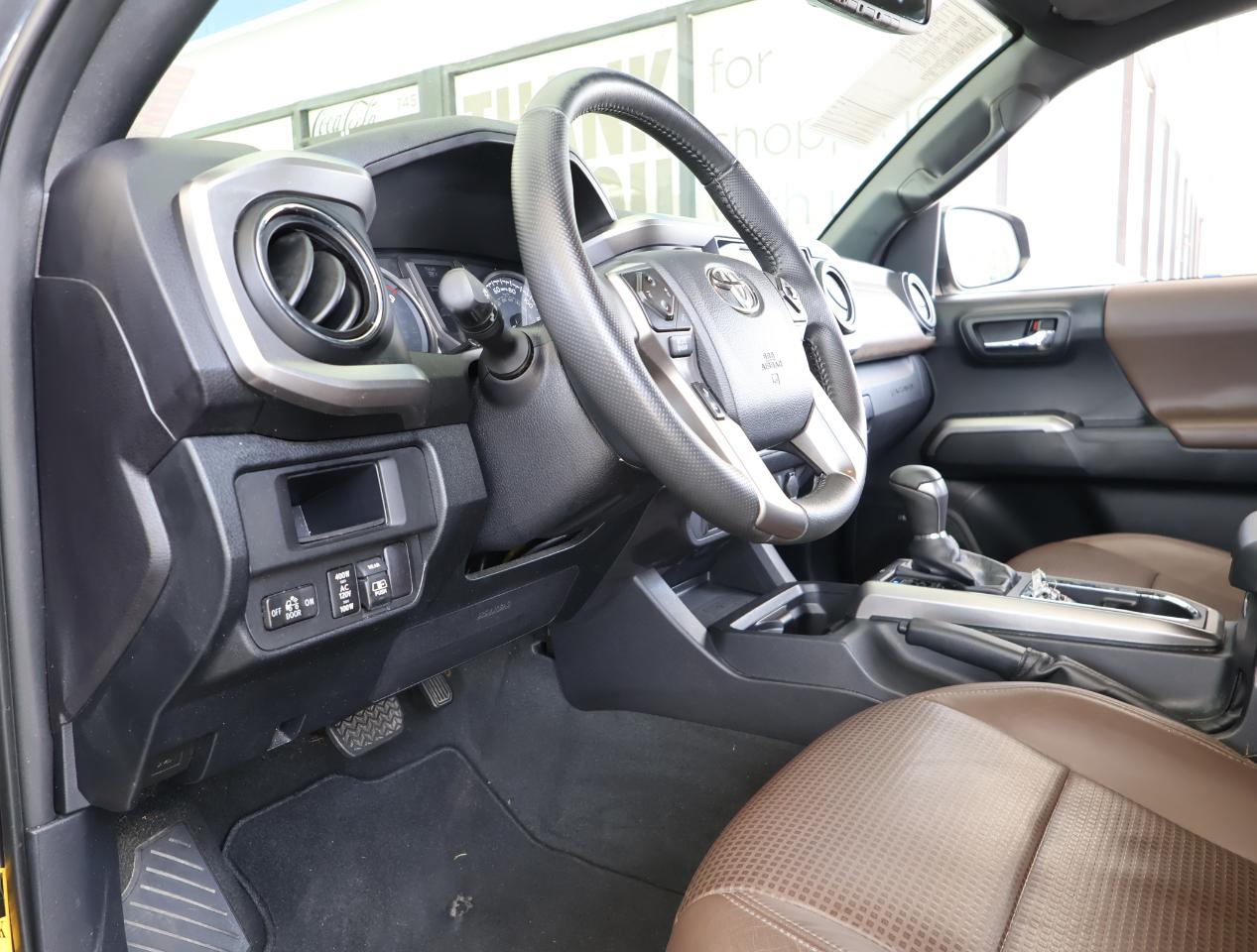Toyota Tacoma Limited Double Cab V6 6AT 2WD 2017