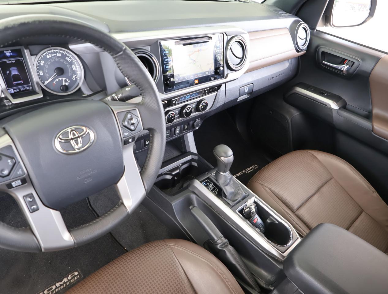Toyota Tacoma Limited Double Cab V6 6AT 2WD 2017