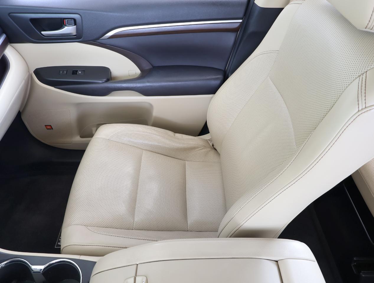 Toyota Highlander Limited 2016