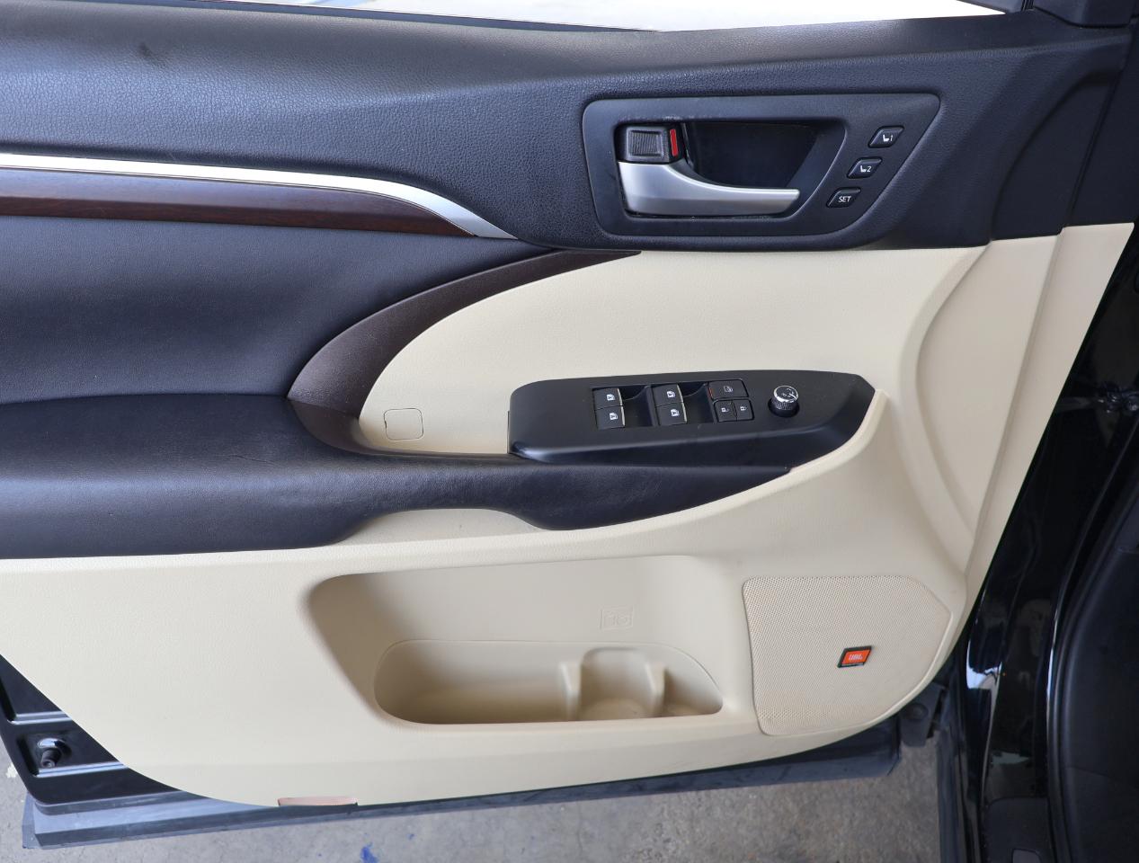 Toyota Highlander Limited 2016