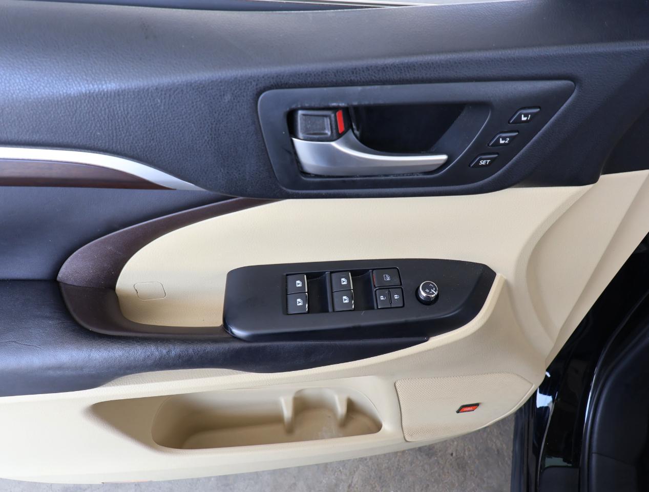 Toyota Highlander Limited 2016