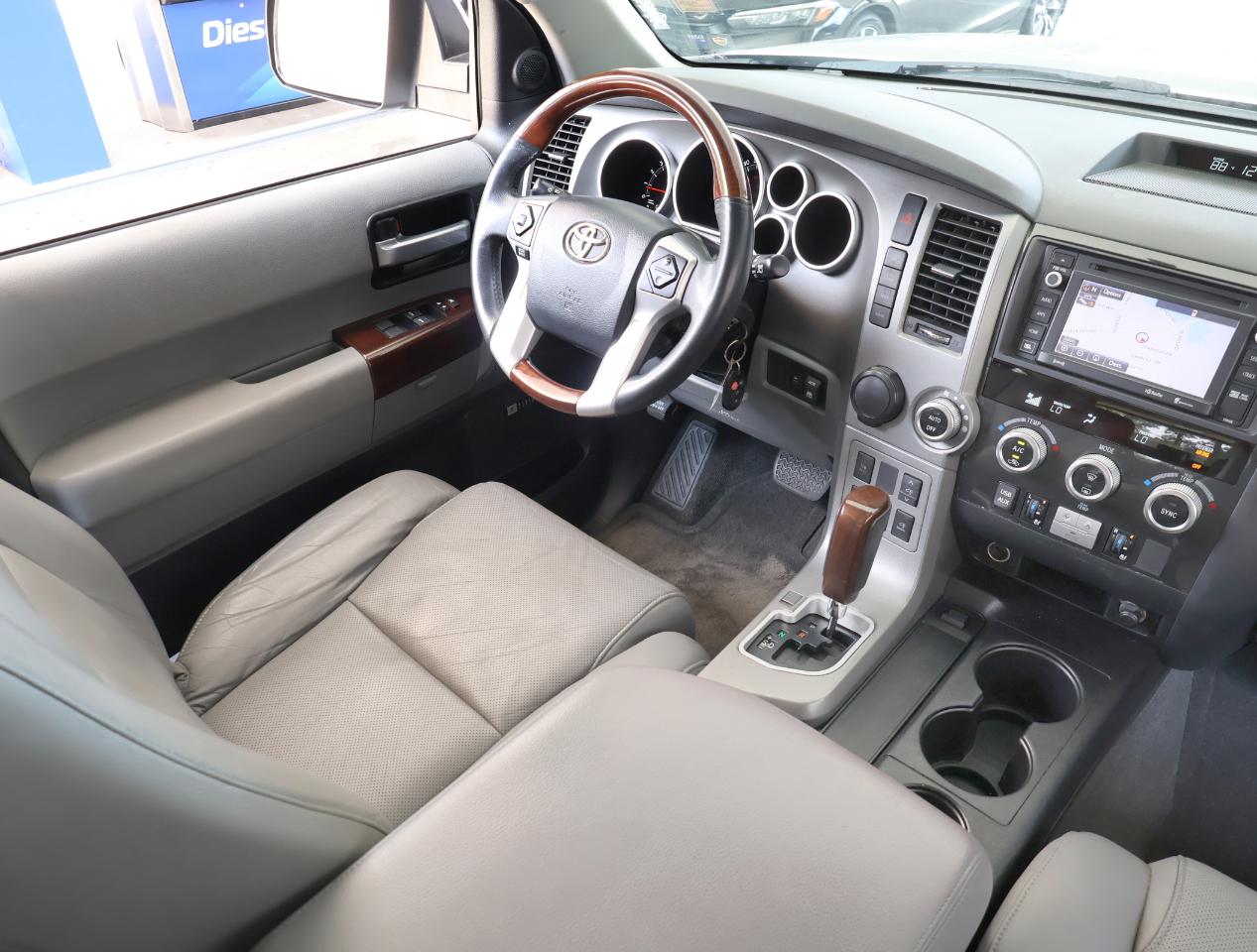 Toyota Sequoia Plantium 2WD 2016