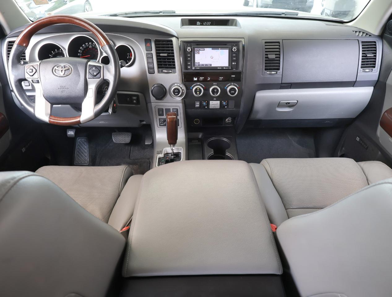 Toyota Sequoia Plantium 2WD 2016