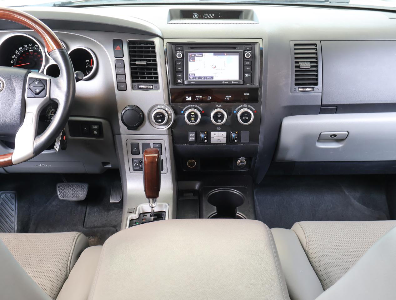 Toyota Sequoia Plantium 2WD 2016