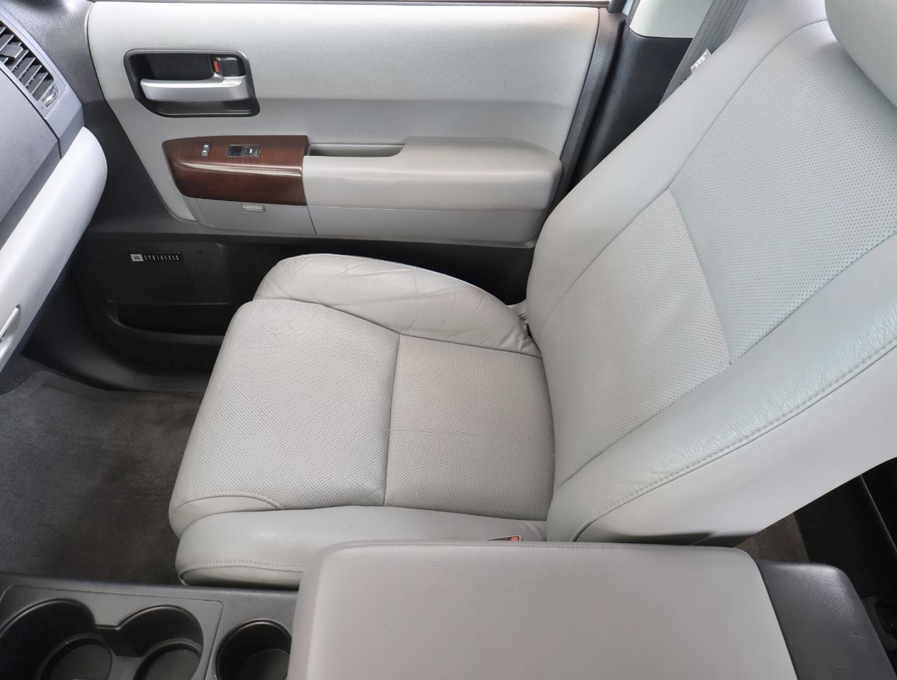 Toyota Sequoia Plantium 2WD 2016