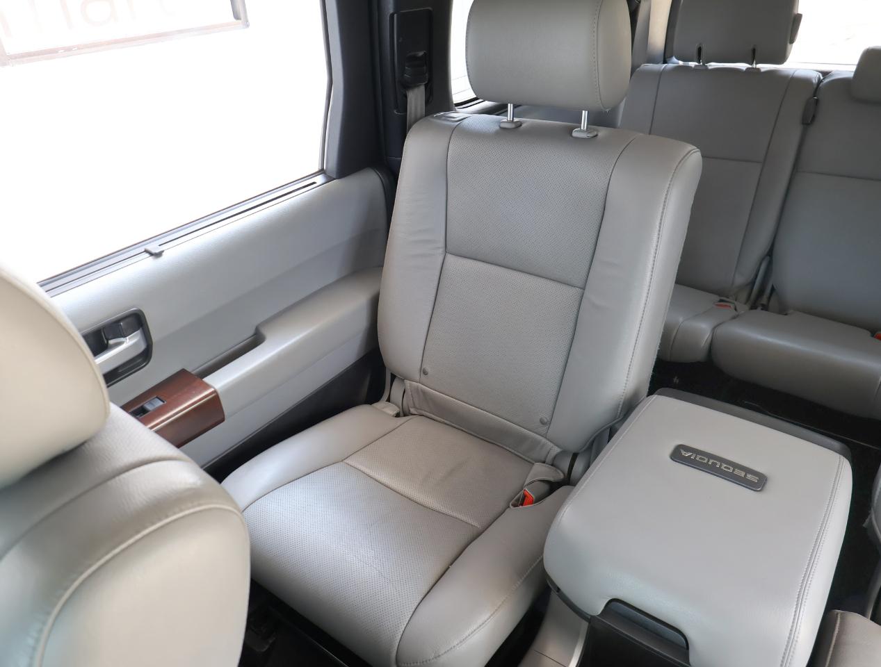 Toyota Sequoia Plantium 2WD 2016