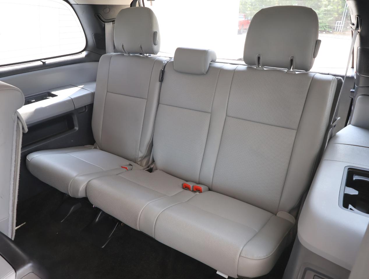 Toyota Sequoia Plantium 2WD 2016