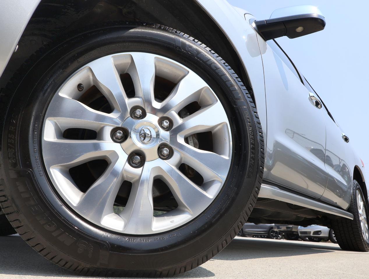 Toyota Sequoia Plantium 2WD 2016