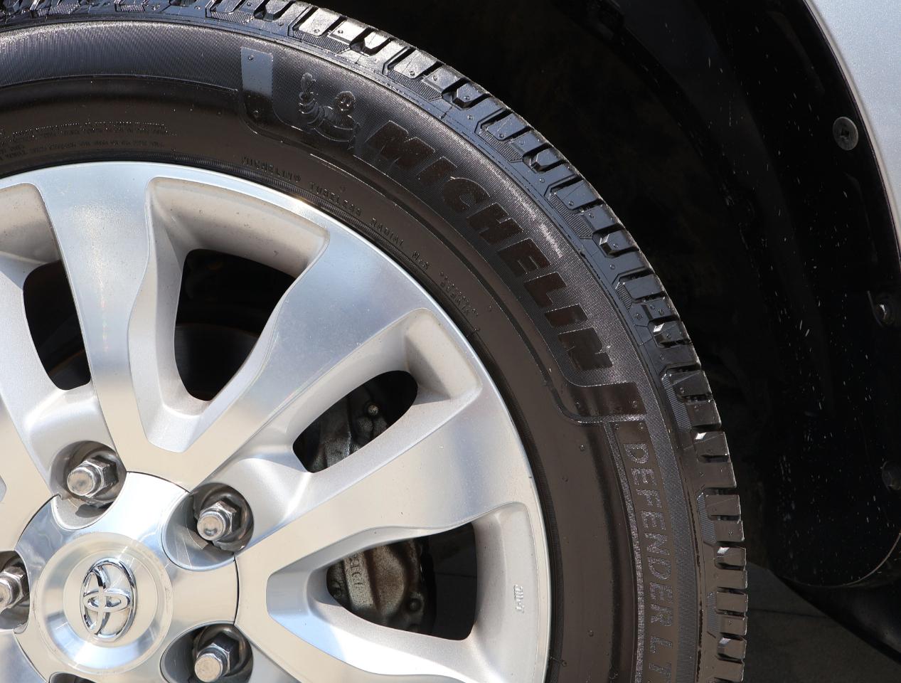 Toyota Sequoia Plantium 2WD 2016