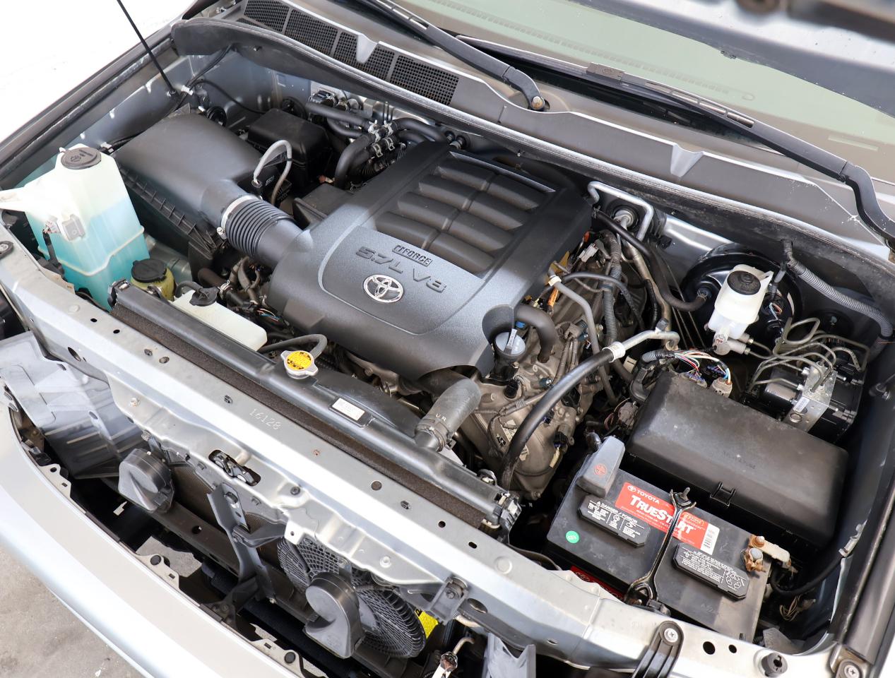 Toyota Sequoia Plantium 2WD 2016