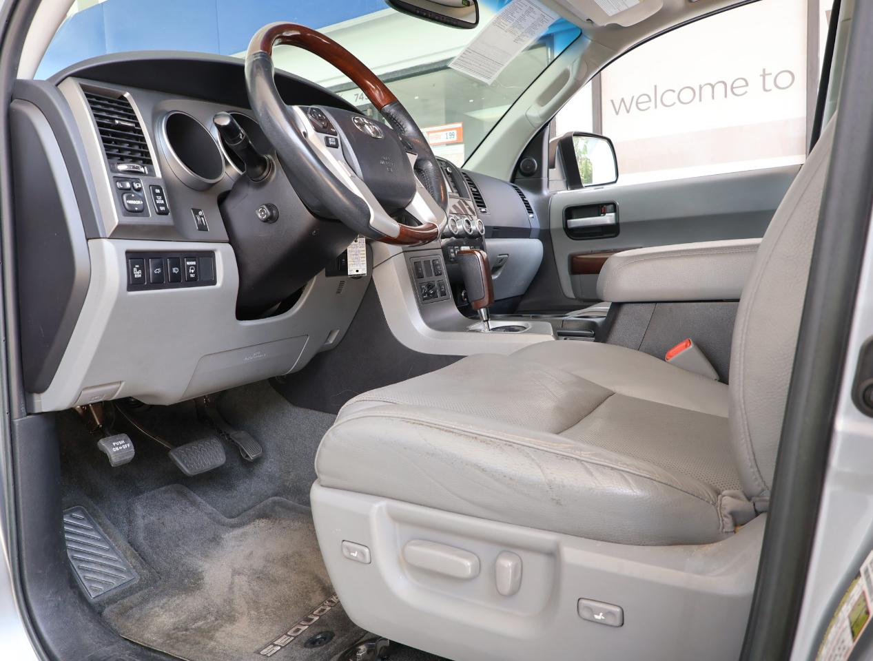 Toyota Sequoia Plantium 2WD 2016