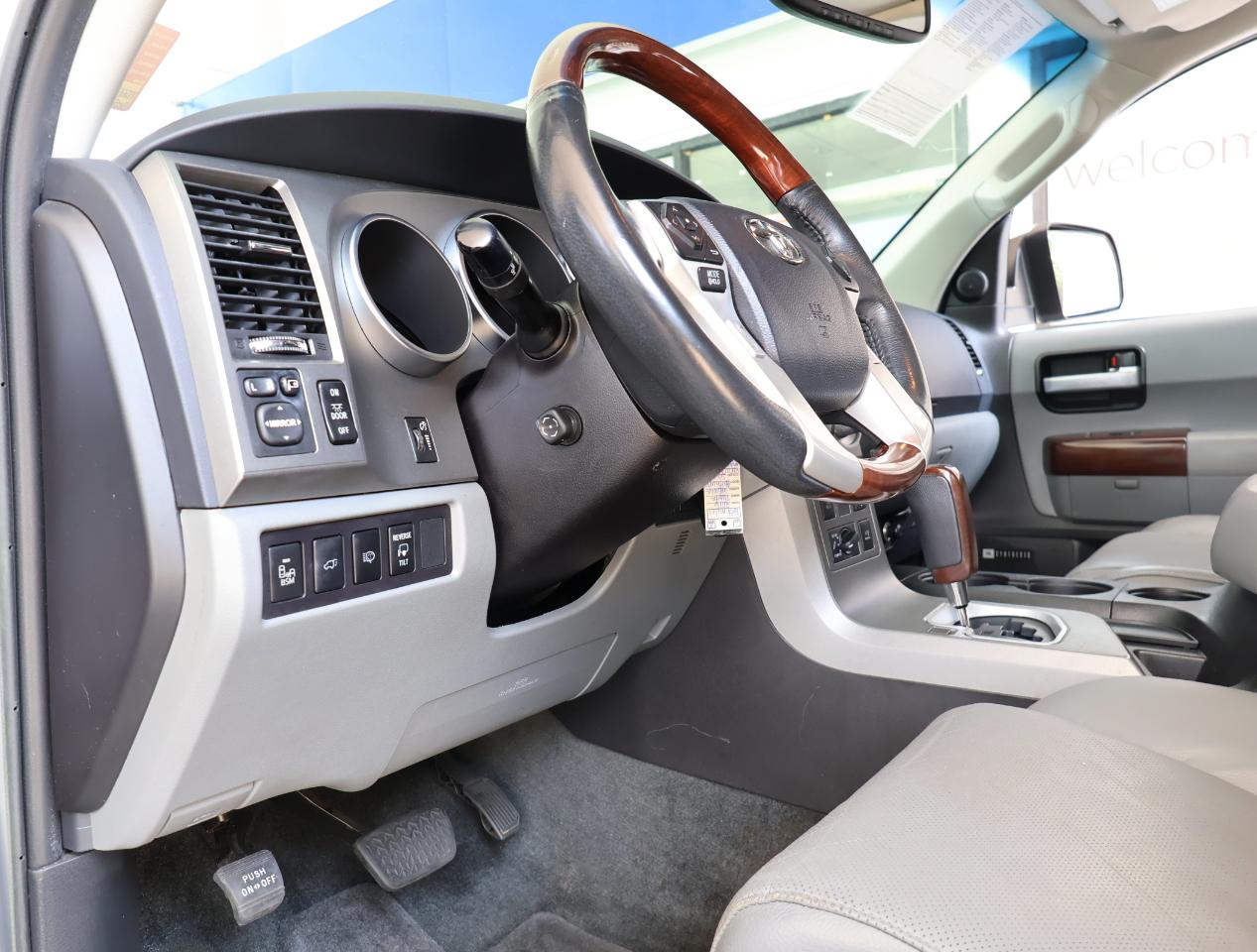 Toyota Sequoia Plantium 2WD 2016