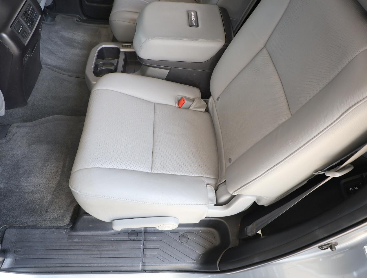 Toyota Sequoia Plantium 2WD 2016