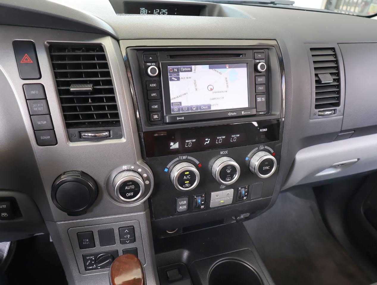 Toyota Sequoia Plantium 2WD 2016