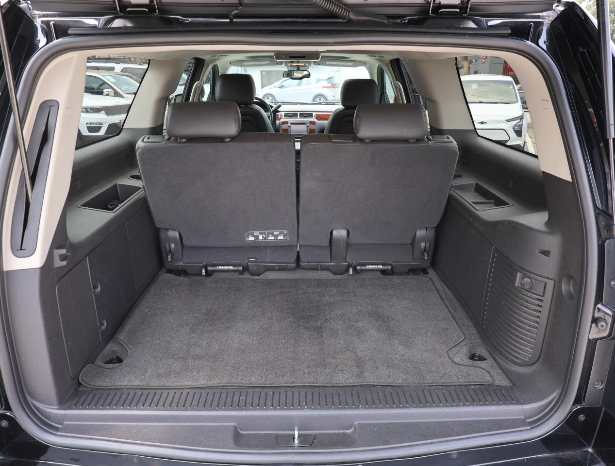 Chevrolet Suburban LTZ 1500 2WD 2012