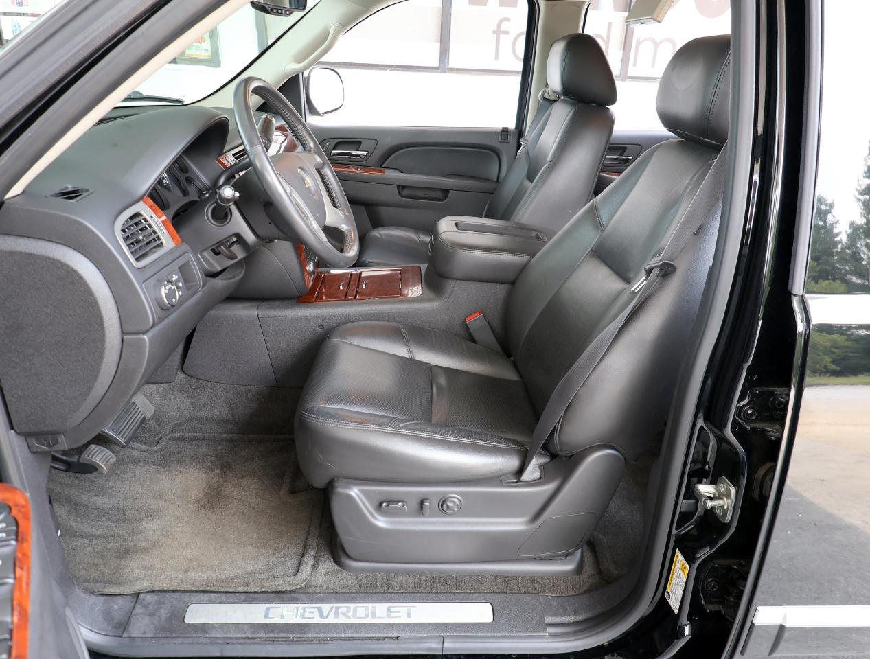 Chevrolet Suburban LTZ 1500 2WD 2012